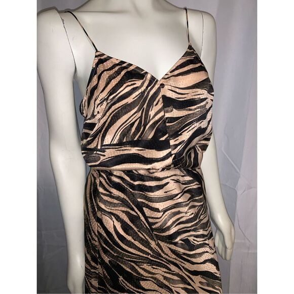 NWOT NINE WEST ANIMAL PRINT SATIN SKIRT SET MEDIUM - Picture 3 of 11